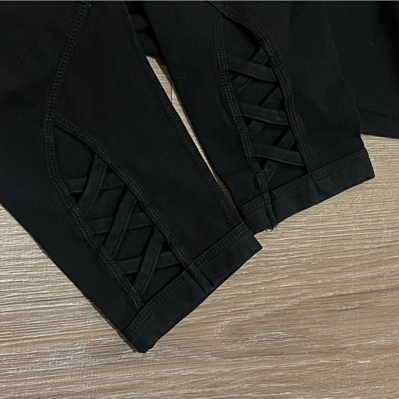 🍉SUMMER CLEANOUT🍉 Calvin Klein Cropped Leggings‎ - Picture 1 of 9